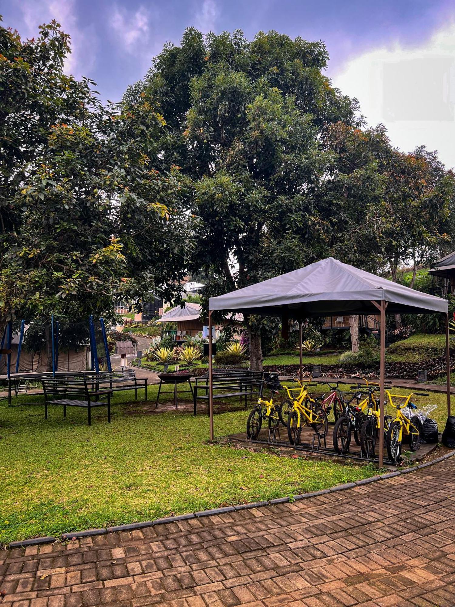 Trizara Resorts - Glam Camping Lembang Kültér fotó